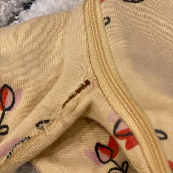 Hanna Andersson Baby Zip Footed Sleeper Pajama Organic Yellow Tulips - Picture 2 of 2